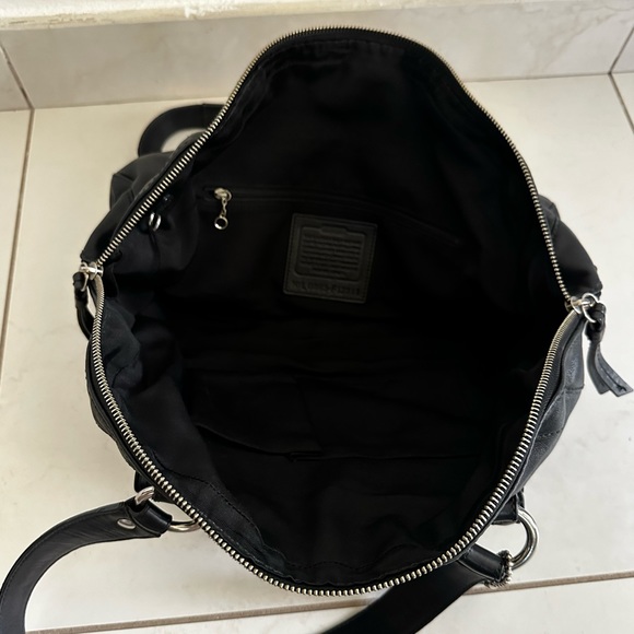 Vintage COACH Soho Courtney Leather Handbag in Black - Picture 3 of 6